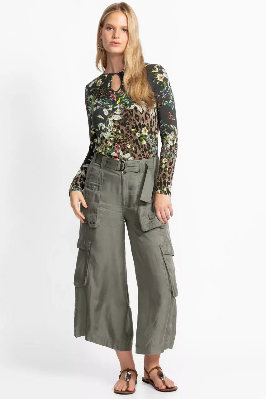 THE JANIE FAVORITE KEYHOLE TOP
