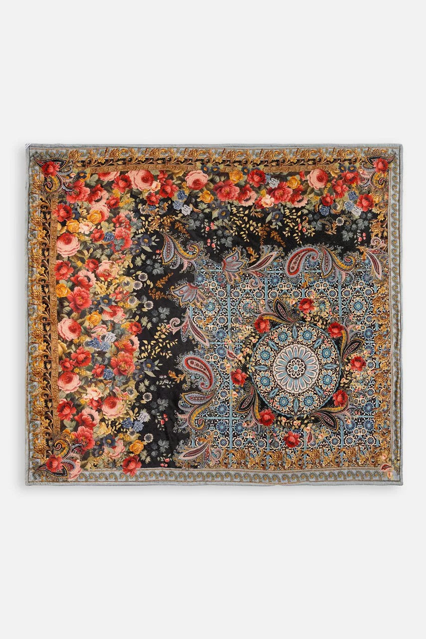 Laurel Canyon Cozy Blanket