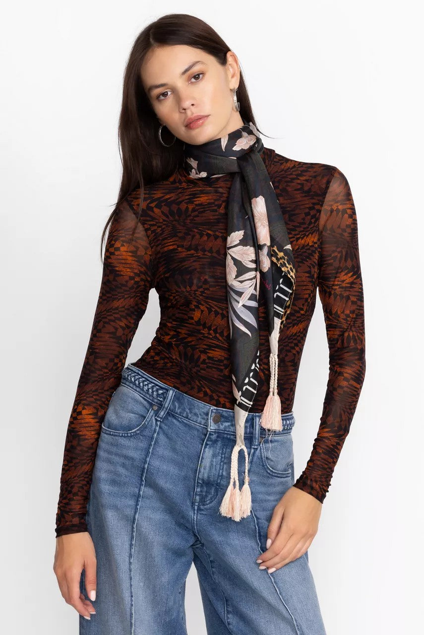Nido Scarf