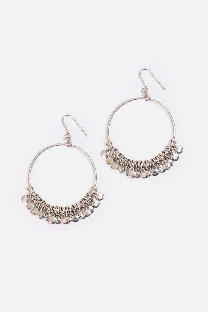 HAMMERED CHARM METAL HOOP EARRING