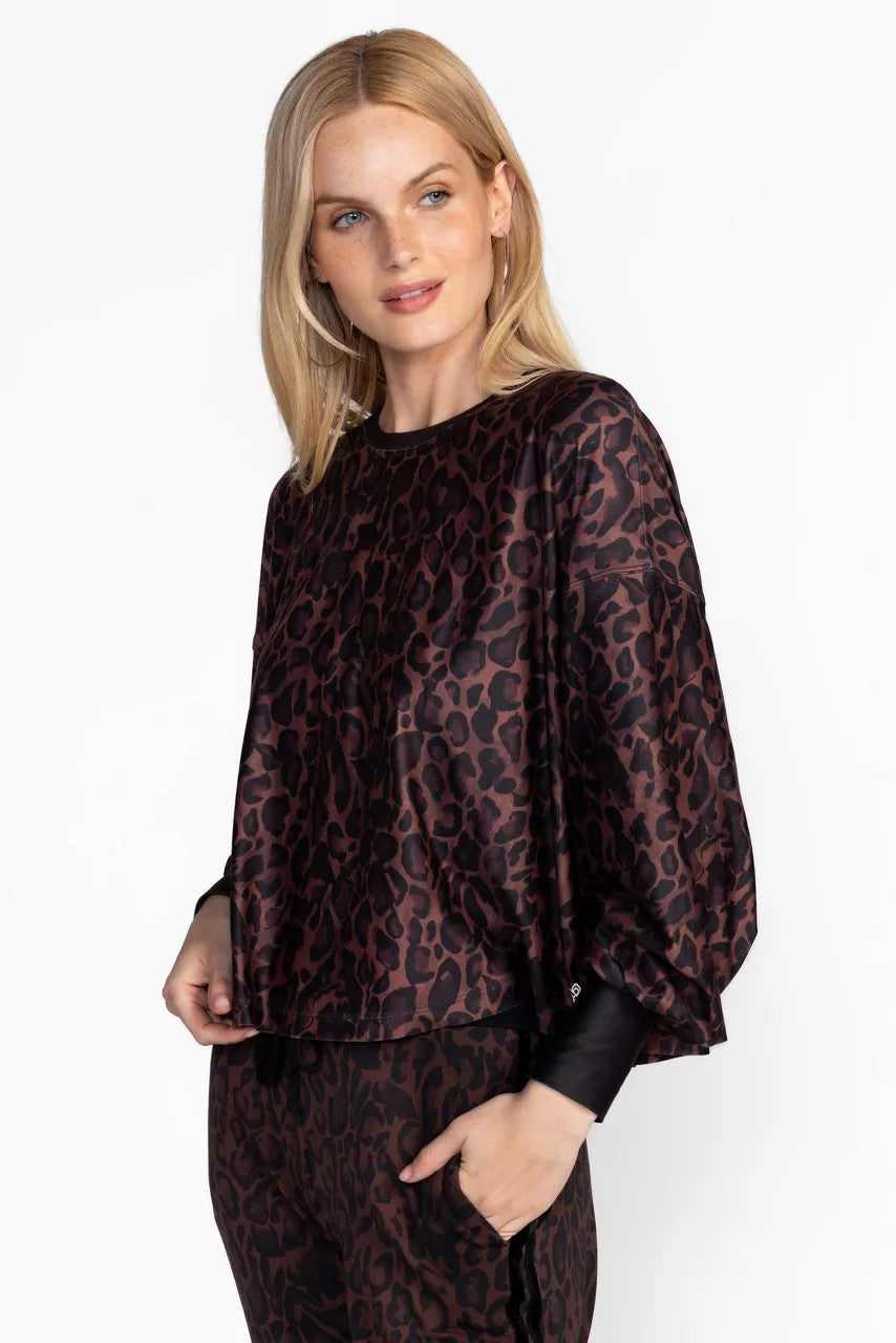 BEE ACTIVE DROP SHOULDER CREW NECK TEE