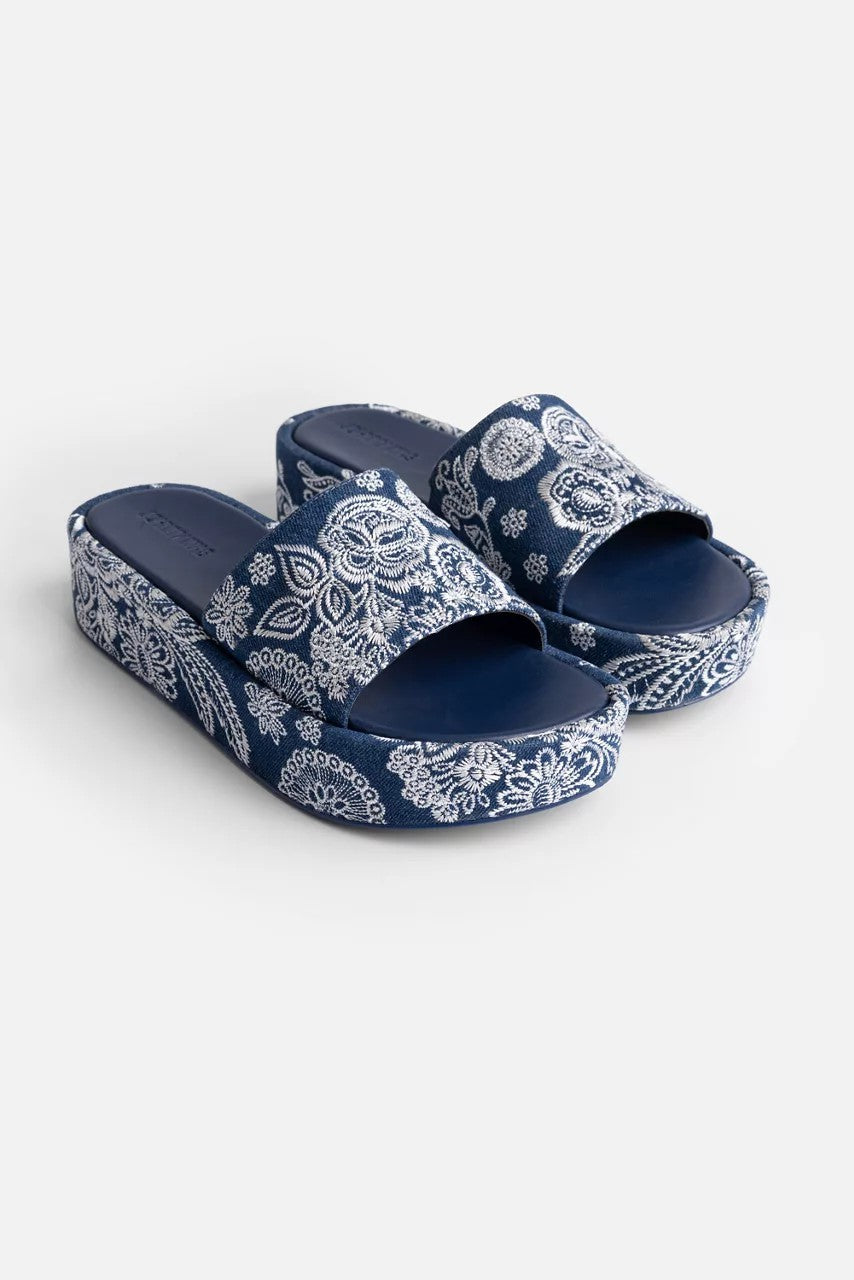 BANDANA EMBROIDERED DENIM PLATFORM SLIDE