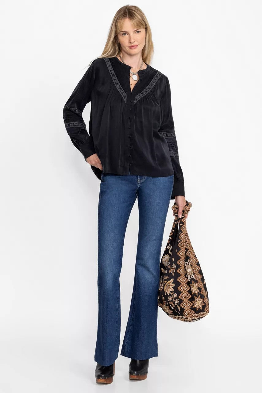 PLEATED BUTTON DOWN TOP WITH SHIRRING